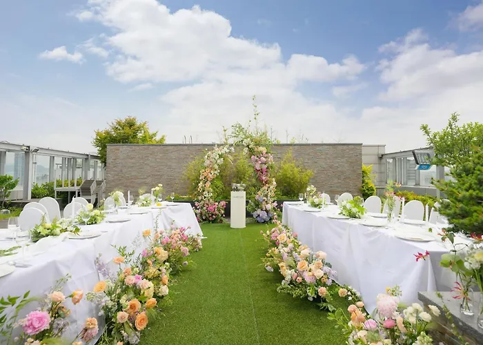 Hotel with Tennis: Courtyard By Marriott Seoul Times Square